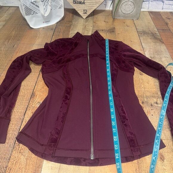 Lululemon Define Jacket Flocked
Dark Adobe size 8 - Picture 10 of 15